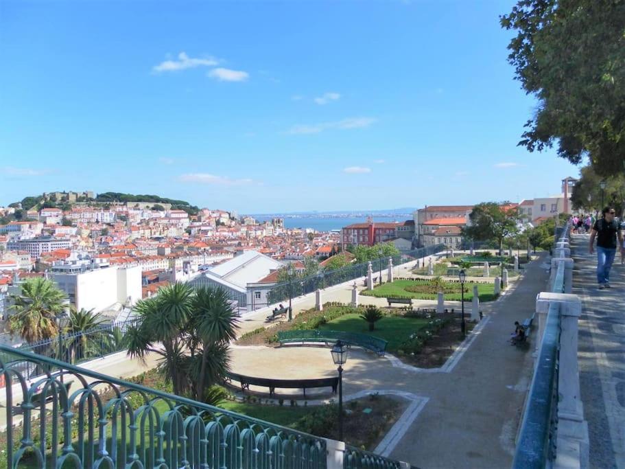 Mm3 Baixa Rossio Castle View! Apartman Lisboa Kültér fotó